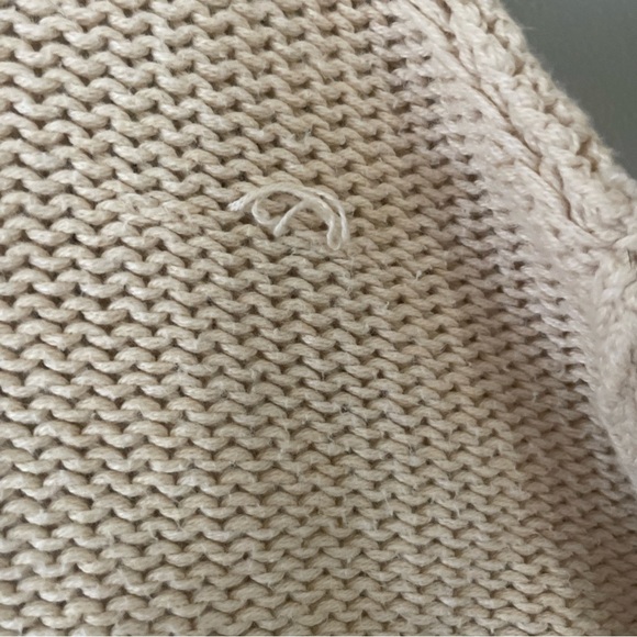 American Eagle Knit Sweater Size Small - Picture 3 of 4